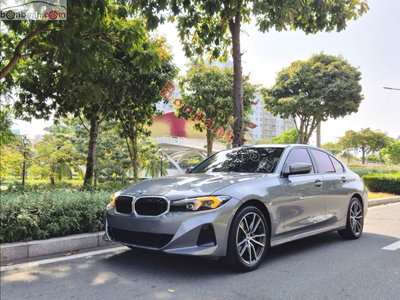 Xe BMW 3 Series 320i Sport Line 2025