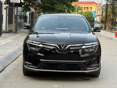 Xe điện VinFast VF8 PLUS 2023 Đen