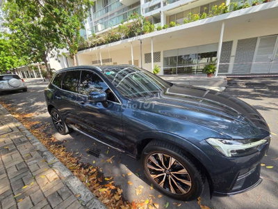 Volvo XC60 màu xanh