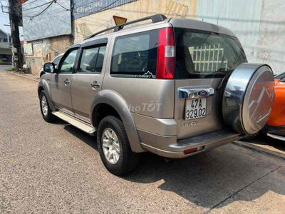 Ford Everest 2008 2.5L 4x2 MT - 200000 km