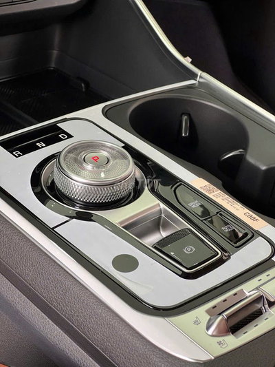 KIA Carnival Signature 2025 Mới 100%