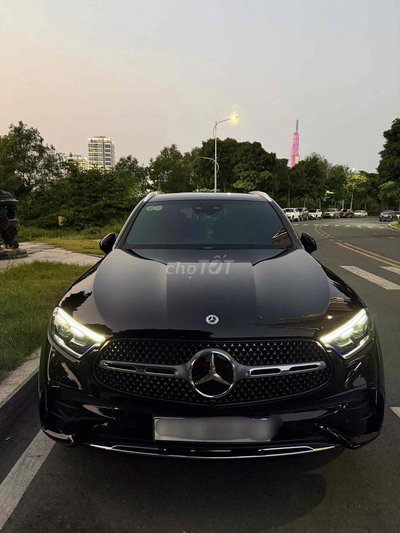 Mercedes Benz GLC300 Đen NT Nâu