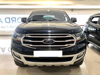 Ford Everest Titanium 2 cầu 2022 màu xanh hiếm