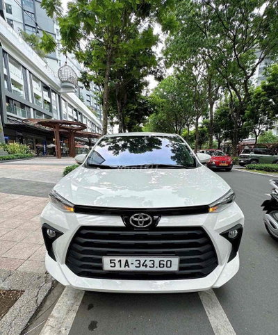 Toyota Avanza Premio Trắng 21562 km