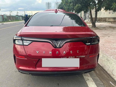 VinFast Lux A2.0 Base 2019 Đỏ