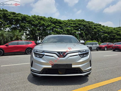 Xe VinFast VF8 Eco AWD 2022
