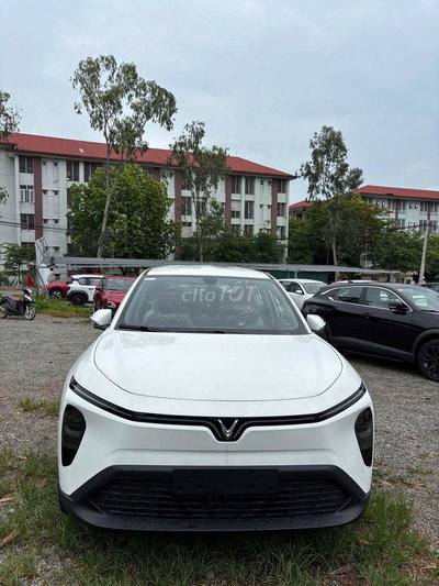 Xe điện VinFast MPV7 Trắng