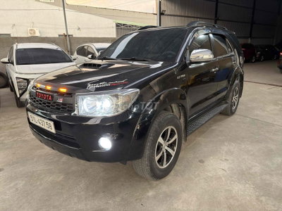 Toyota Fortuner 2010 4x4 AT Đen
