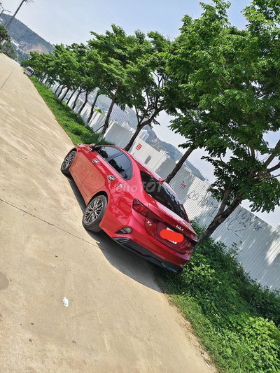 Kia K3 màu Đỏ
