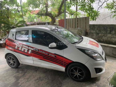 Chevrolet Spark 2015 Trắng 14 vạn km