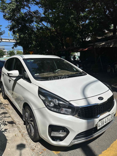 KIA Rondo Trắng 7 chỗ Tự động