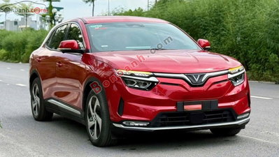 Xe VinFast VF8 S 2024