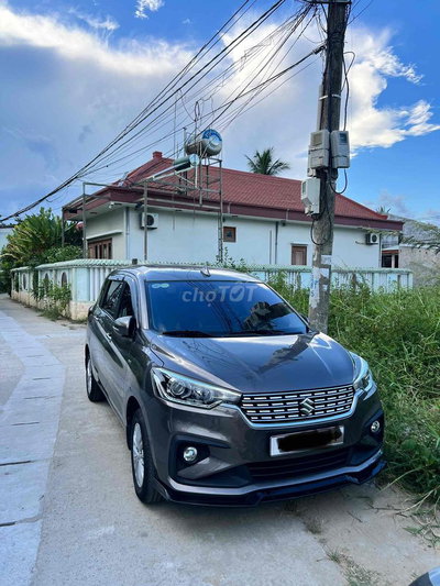 Suzuki Ertiga 2019 70000 km Xám