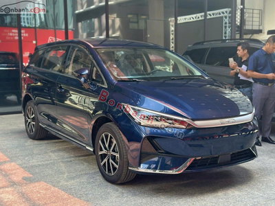 Xe BYD M6 Standard 2026