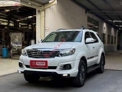 Xe Toyota Fortuner TRD Sportivo 4x2 AT 2016