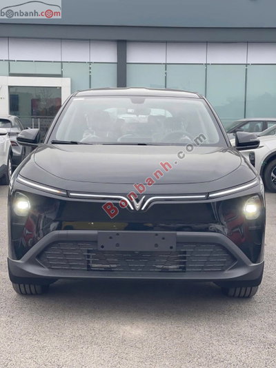 Xe VinFast VF8 Eco 2026