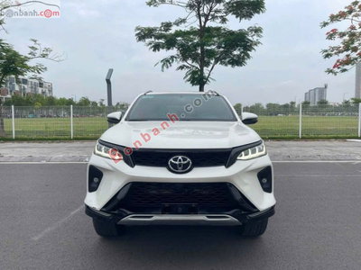 Xe Toyota Fortuner 2.4G 4x2 AT Legender 2020