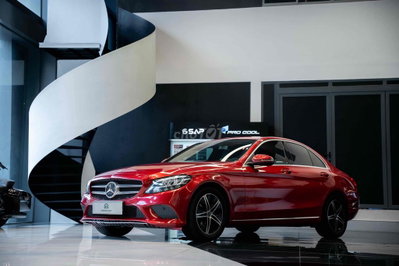 Mercedes-Benz C180 2020 Đỏ