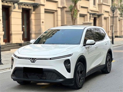 ƯU ĐÃI KHỦNG T6 XE MPV7