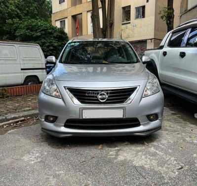 Nissan Sunny 2018 PremiumS Bạc