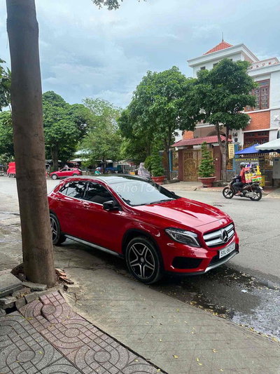 Mercedes GLA 250 4Matic Đỏ