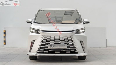 Xe Lexus LM 500h 2025