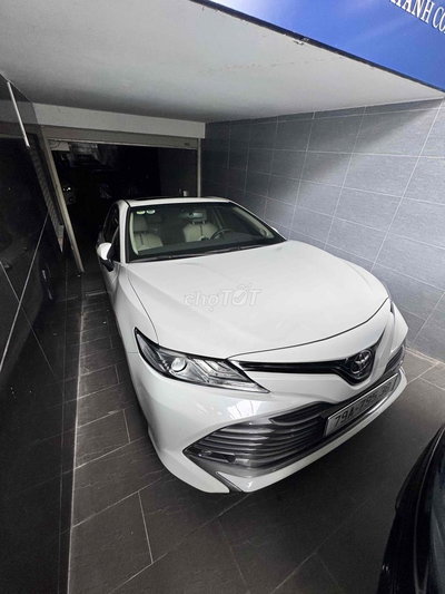 Toyota Camry 2.5Q 2021 Trắng 31.000 km