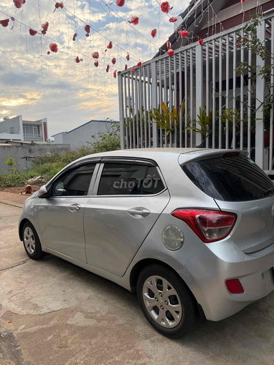 Hyundai Grand i10 Bạc