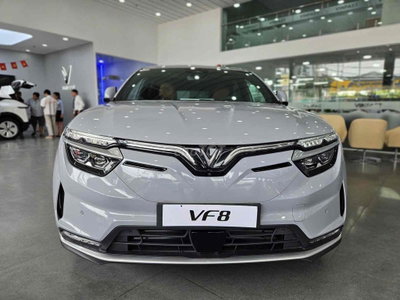 VF8 PLUS - GIAO XE NHANH