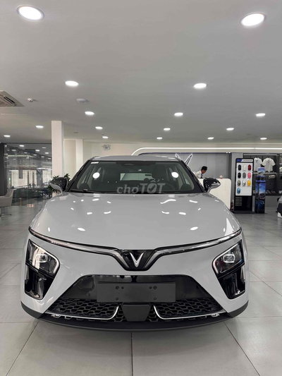 Xe điện VinFast VF 7 Giảm giá cực khủng tháng 6