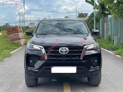 Xe Toyota Fortuner 2.7V 4x2 AT 2021