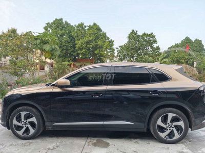 VinFast VF8 Lux Hỏa Long Đen 15000 km
