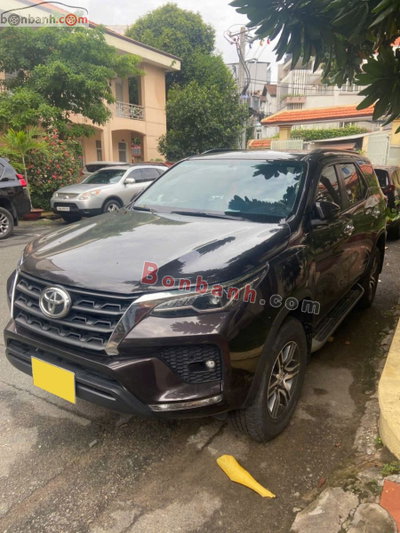 Xe Toyota Fortuner 2.4L 4x2 AT 2022
