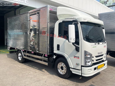 Xe Isuzu QKR QMR77HE5 Thùng Kín 2026