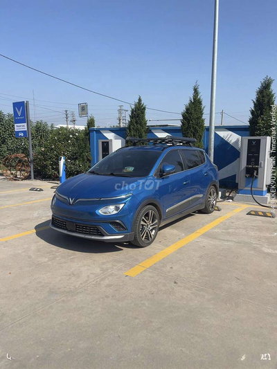 Xe điện VinFast e34 Xanh