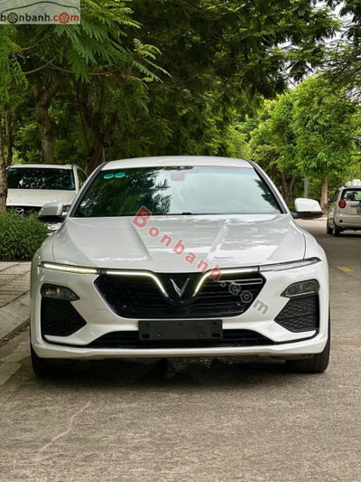 Xe VinFast Lux A 2.0 Base 2.0 AT 2020