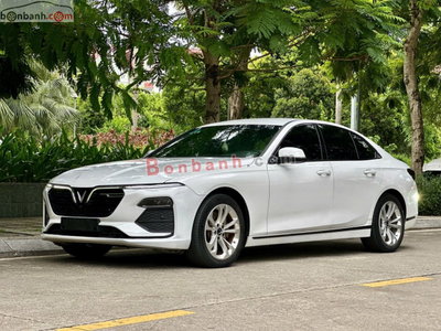 Xe VinFast Lux A 2.0 Base 2.0 AT 2020
