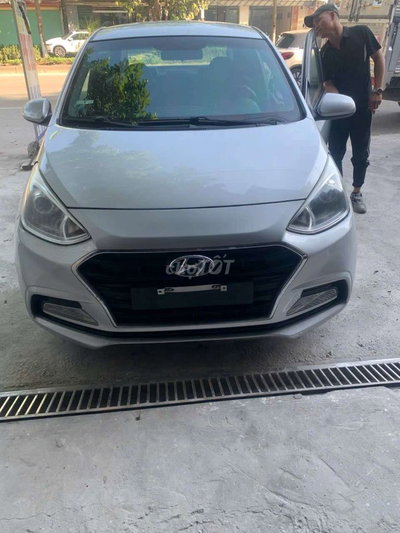 Hyundai i10 Bạc Số sàn