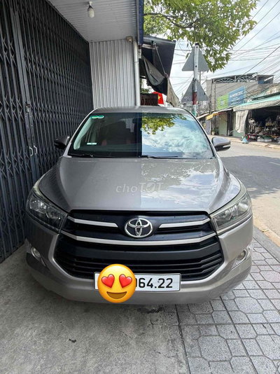 Toyota Innova 2017 Đồng ánh kim