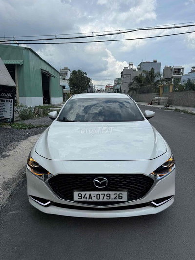 Mazda 3 Luxury 2022 Trắng 42000 km