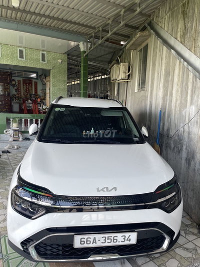 Kia Carens Luxury Trắng 34.000 km
