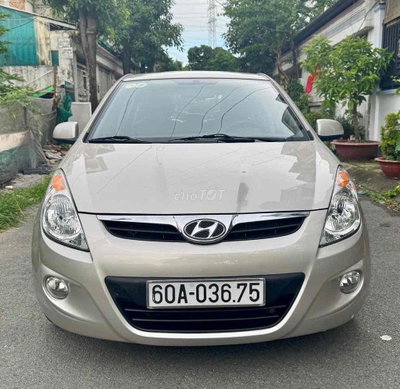 Hyundai i20 Vàng cát