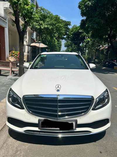 Mercedes-Benz C200 Trắng 23.000 km