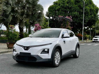 Vinfast VF6 Eco 2025 - Màu Trắng - 2v4km - Mua pin