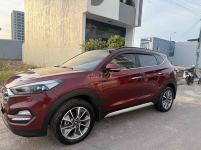 Hyundai Tucson Đỏ 5 chỗ