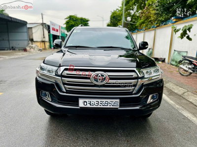 Xe Toyota Land Cruiser 4.6 V8 2020