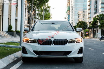 Xe BMW 3 Series 320i Sport Line 2024
