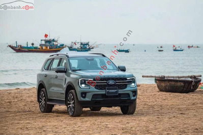 Xe Ford Everest Platinum+ 2.3L 4x4 AT 2026
