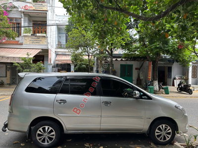 Xe Toyota Innova 2011