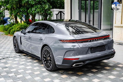 Porsche Panamera 2024 Xám 6.000 km